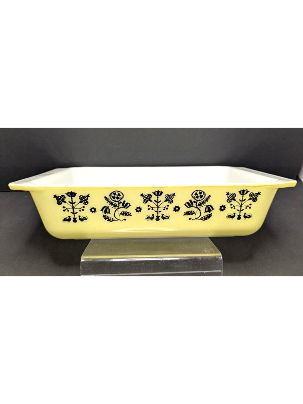 1960 Pyrex Yellow Embroidery Space Saver 575B Promotional Dish Floral Motif 2 Qt